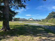 Terrain à SAINT-MARS-DU-DESERT