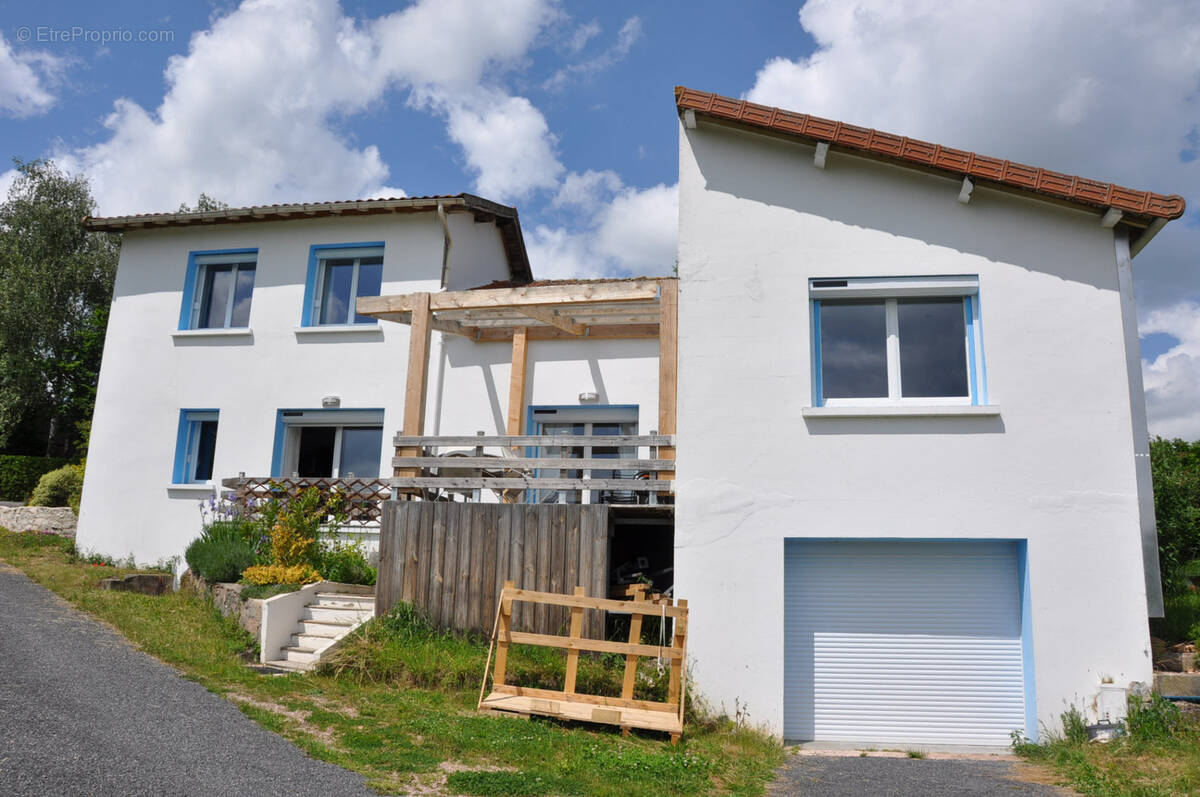 Maison à SAINT-PIERRE-LAVAL