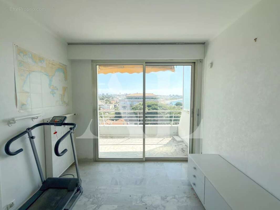Appartement à VALLAURIS