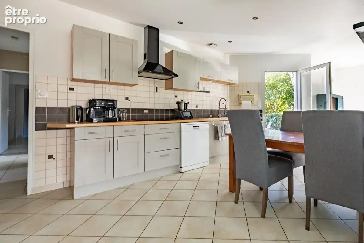 Maison Gorges 6 P . 4 Chs . Bureau . 126.3 M² . Double garages . T 932 M² . Terrasse . Abri jardin - photo 6