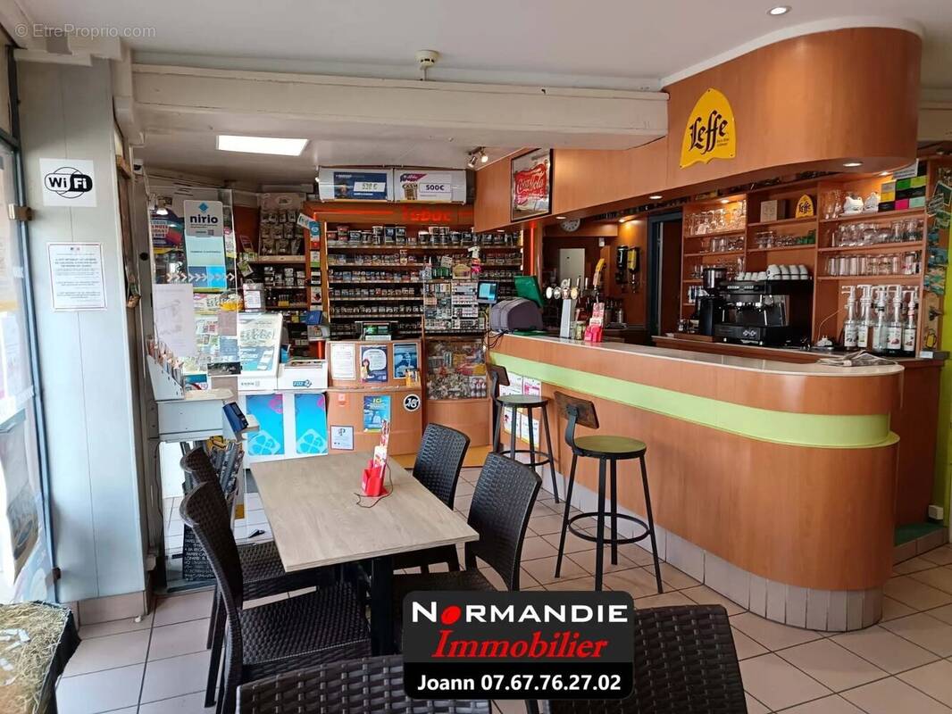 Commerce à MALAUNAY