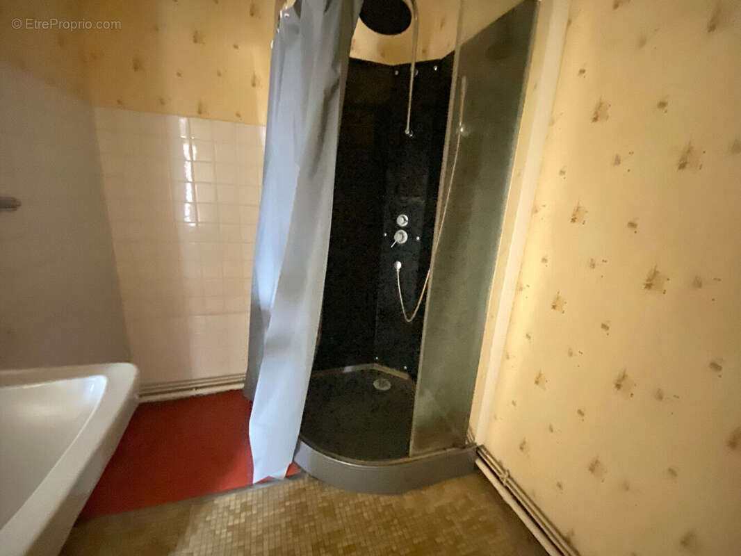 Appartement à LE COTEAU