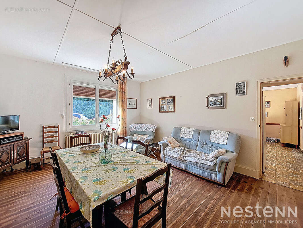 Maison à LARROQUE-ENGALIN