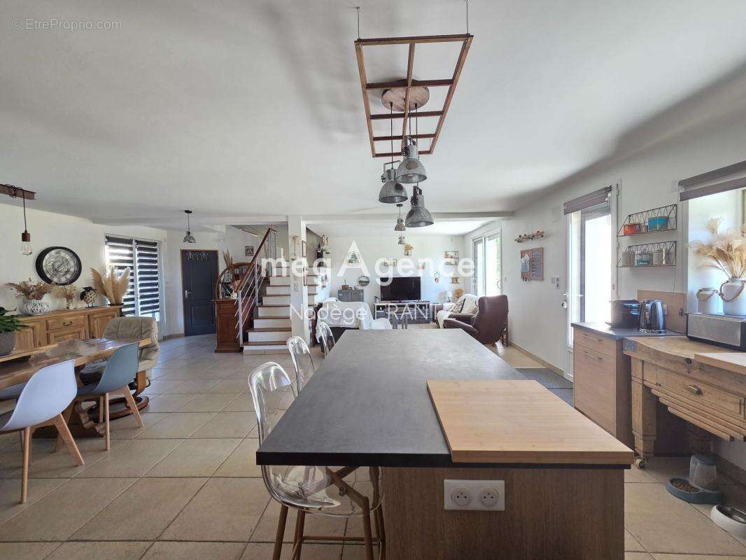 Maison à NANTILLE