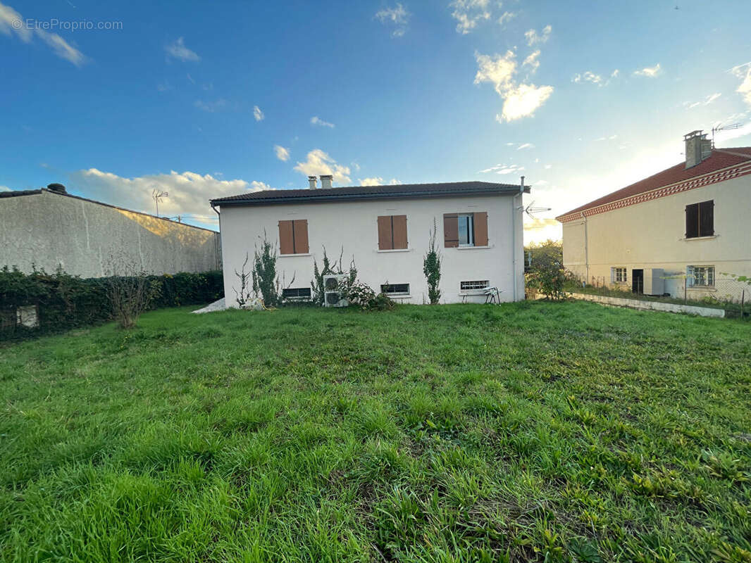 Maison à SAINT-SYLVESTRE-SUR-LOT