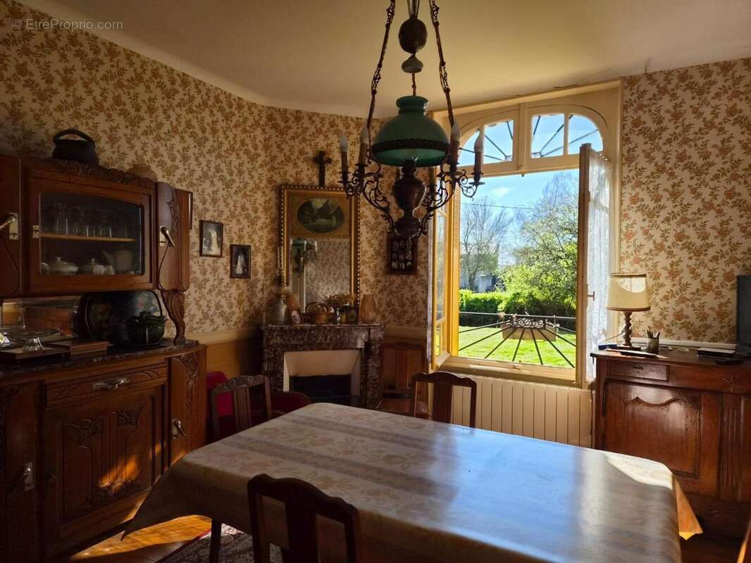 Maison 153 m² à Saint-Bonnet-De-Rochefort  - photo 3