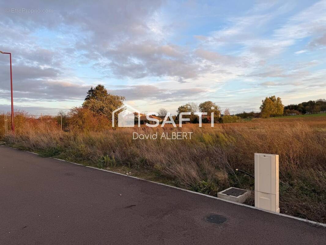 Photo 1 - Terrain à THIERVILLE-SUR-MEUSE