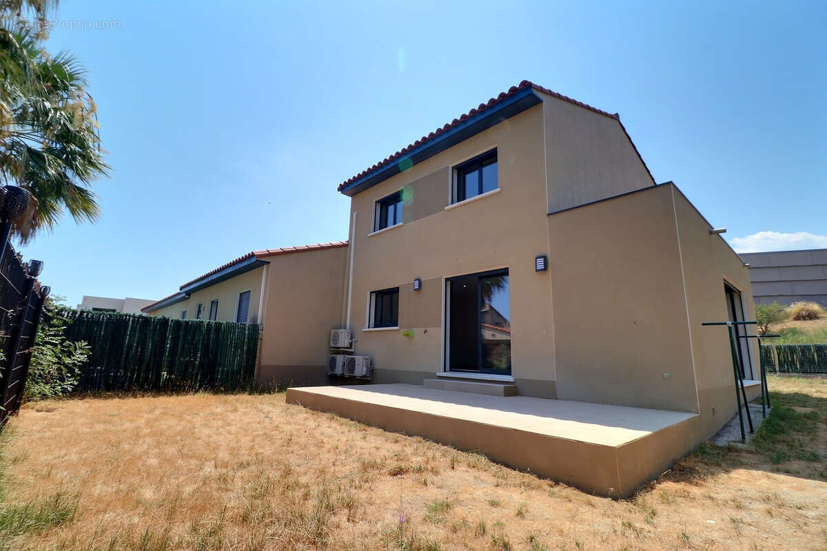A vendre : Maison 4 pièces avec jardin et GARAGE de 94m2 à ARGELES SUR MER - photo 2