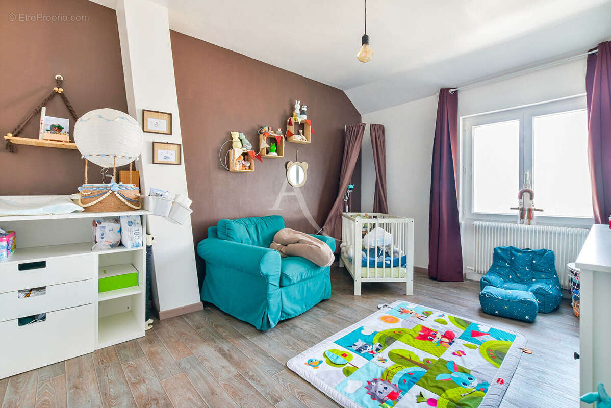 Maison à OZOUER-LE-VOULGIS