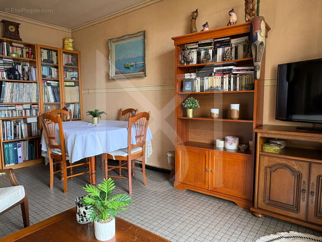 Appartement à MARSEILLE-5E