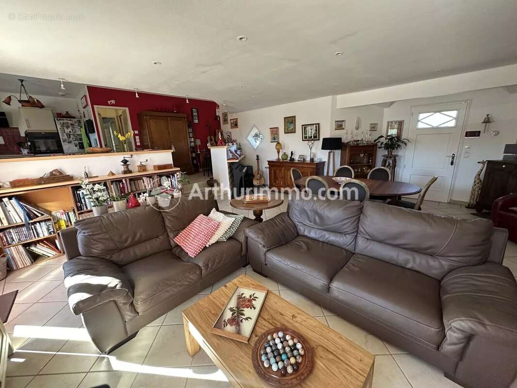 Maison à LA CHAPELLE-GONAGUET