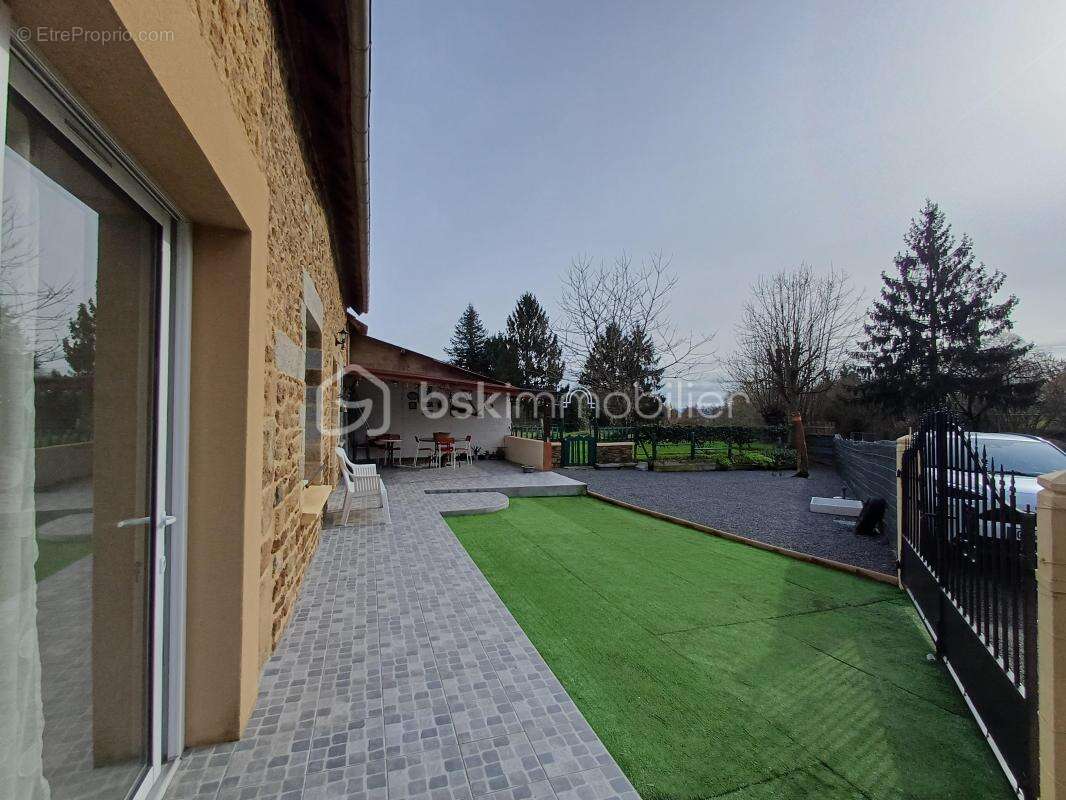 Coup de cœur - calme, espace et potentiel : 4 chambres possibles, terrasse plein sud, proximité commerces et ecoles - photo 12