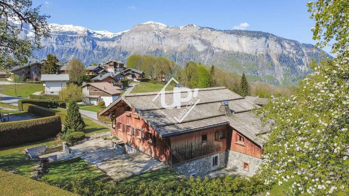 Maison à ARACHES-LA-FRASSE