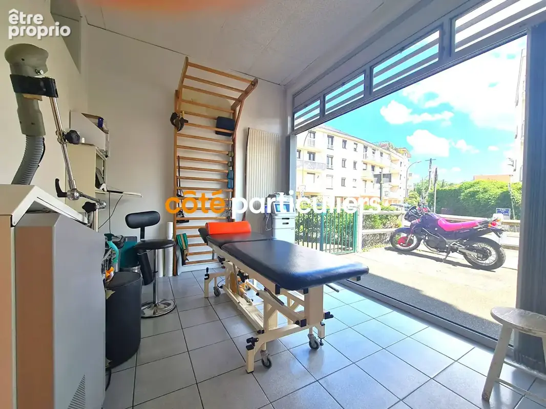 Photo Commerce à Le Pecq au prix de 295 000€