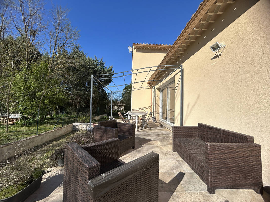 Maison à SAINT-QUENTIN-LA-POTERIE