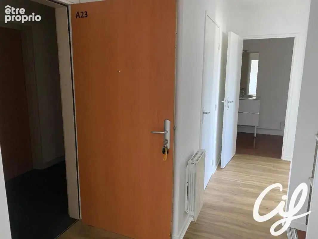 Appartement T3 La Vergne - 64.73 m2  155 000 Euros - photo 4