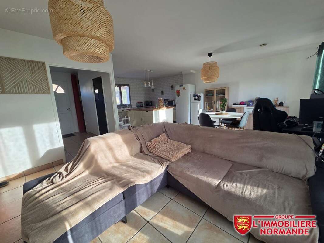 Maison à HONDOUVILLE