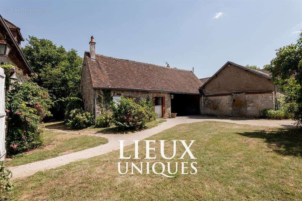 Lieux uniques ® x propriétés privées ®  ancien presbytère de 183 m² terrain de 183 m² - cloyes (41) - photo 16