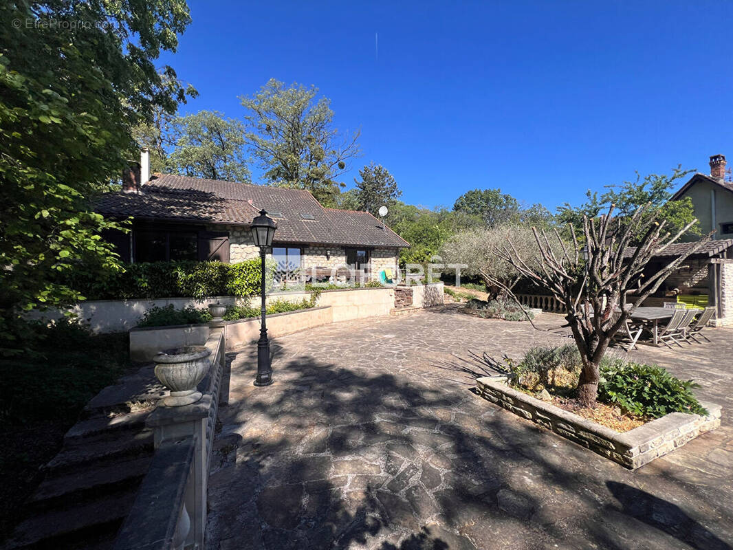 Maison à LINAS