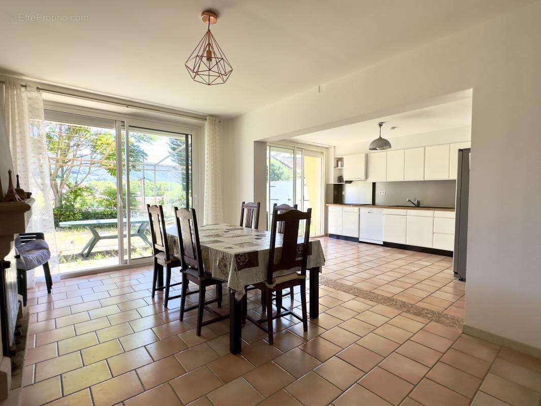 Maison à LES SALLES-DU-GARDON