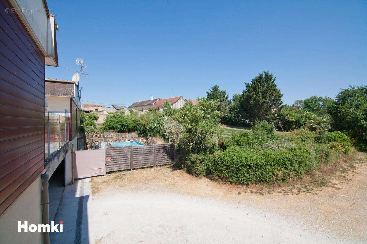 Maison à MONTLIOT-ET-COURCELLES