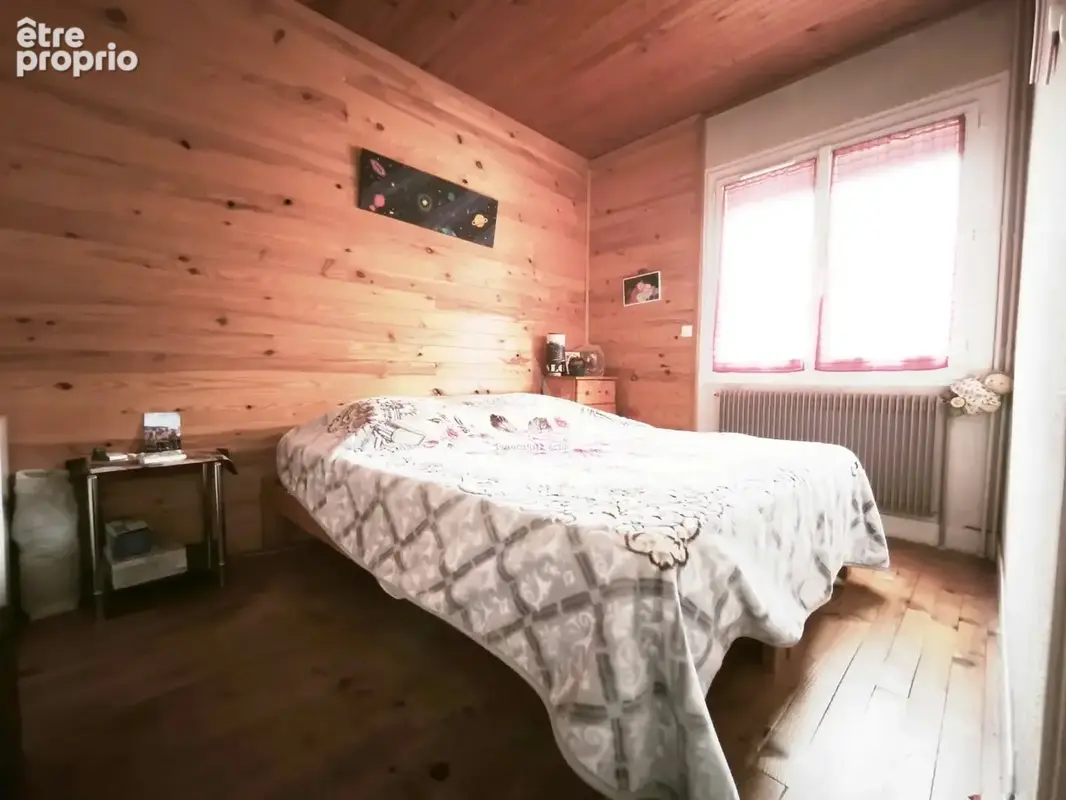 Ugine  Maison rénovée T5 sur 619 m² de terrain plat  Secteur calme - photo 9
