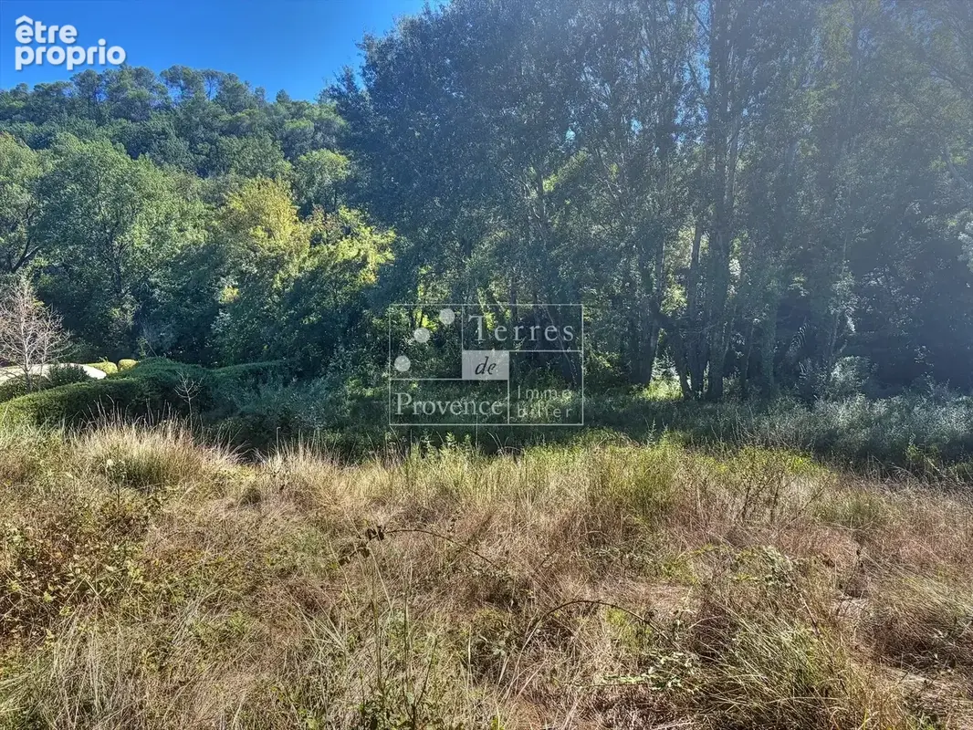 Terrain constructible de 1000m² à vendre à Carcès - photo 5