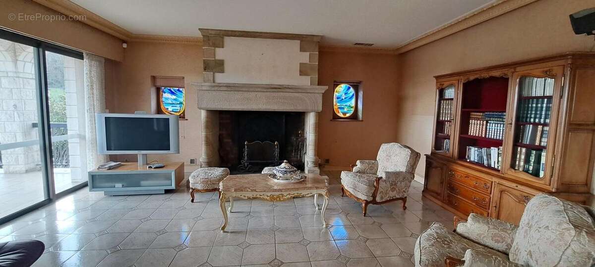 Maison à OBJAT