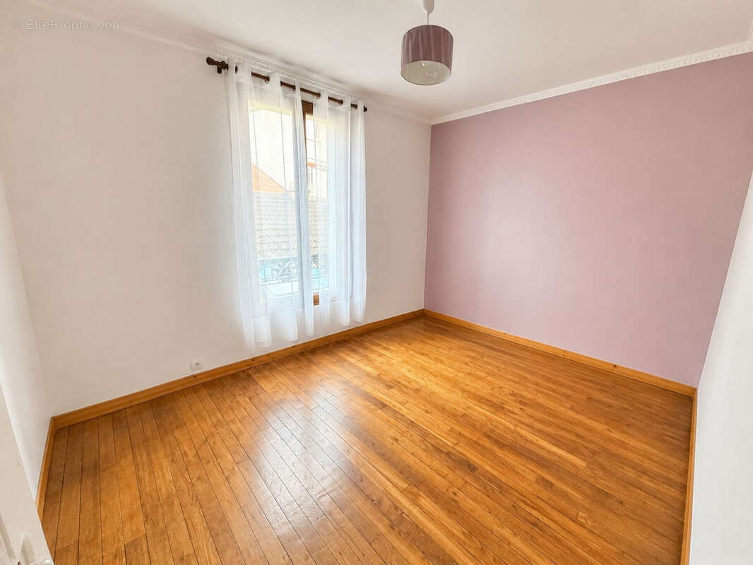 Maison 92 m² à Bagnolet  - photo 4