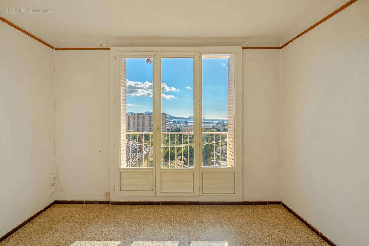 Appartement à MARSEILLE-15E