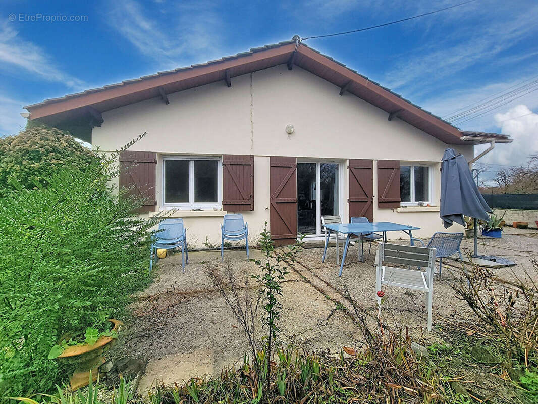 Maison à PAREMPUYRE