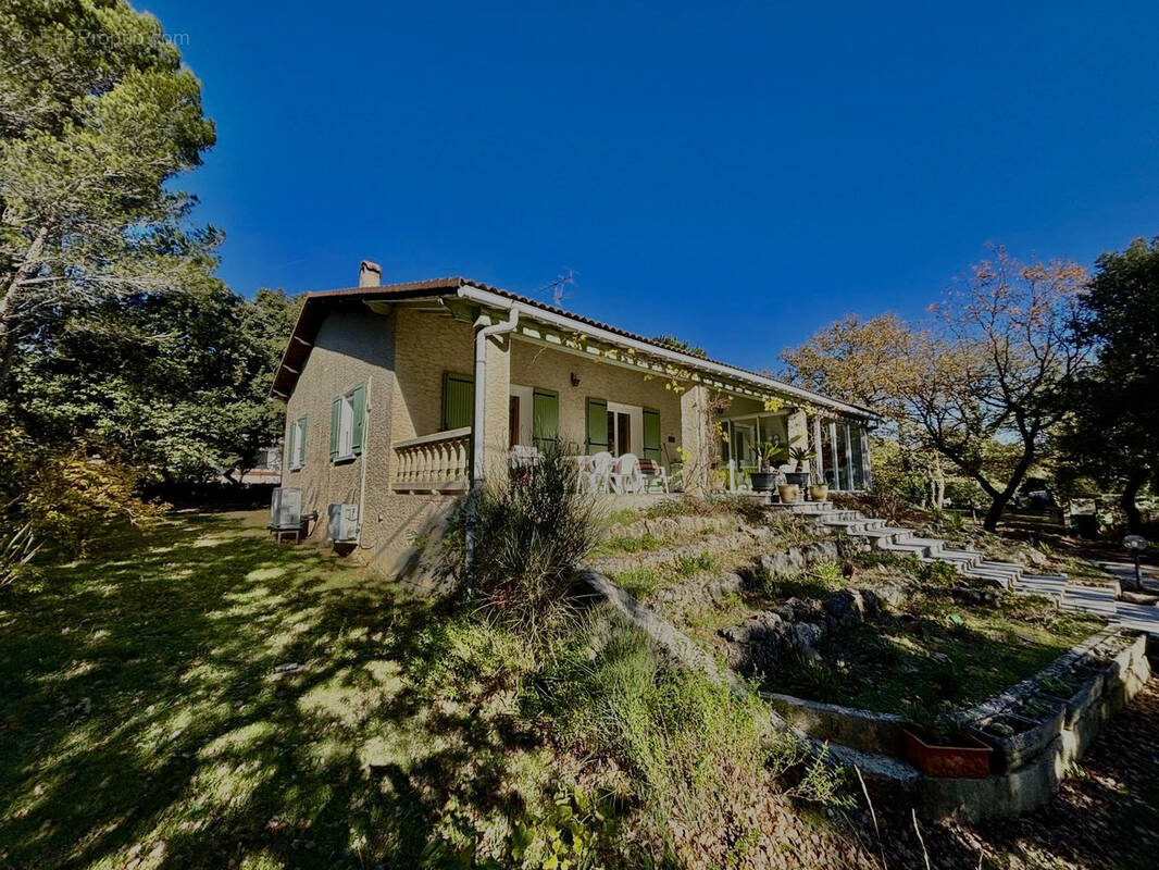 Maison à GRIGNAN
