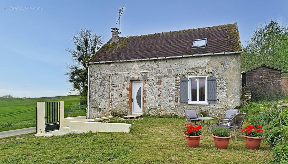 Maison à JOUY-LE-CHATEL