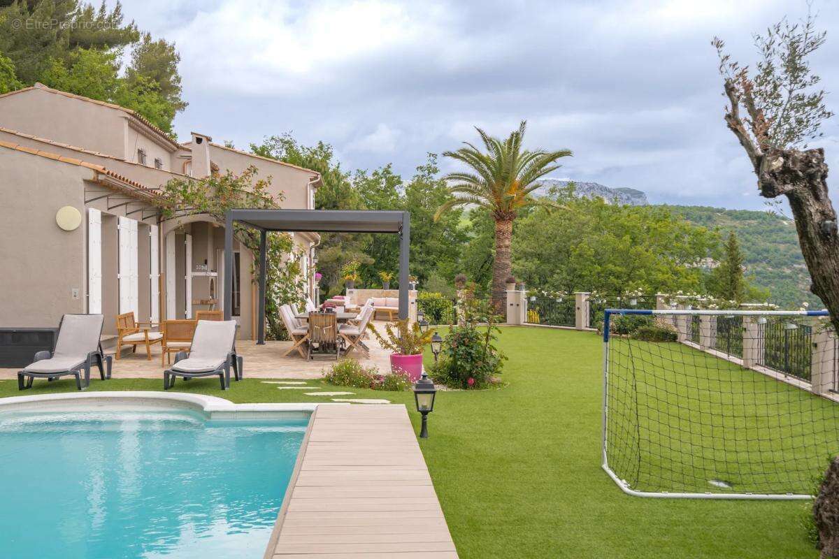Maison à LE BAR-SUR-LOUP