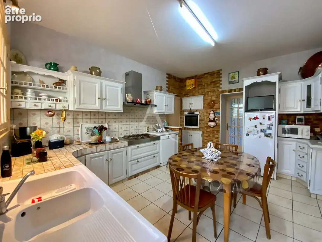 Maison + bien locatif   Saint Genis De Saintonge 260 m2 - photo 5