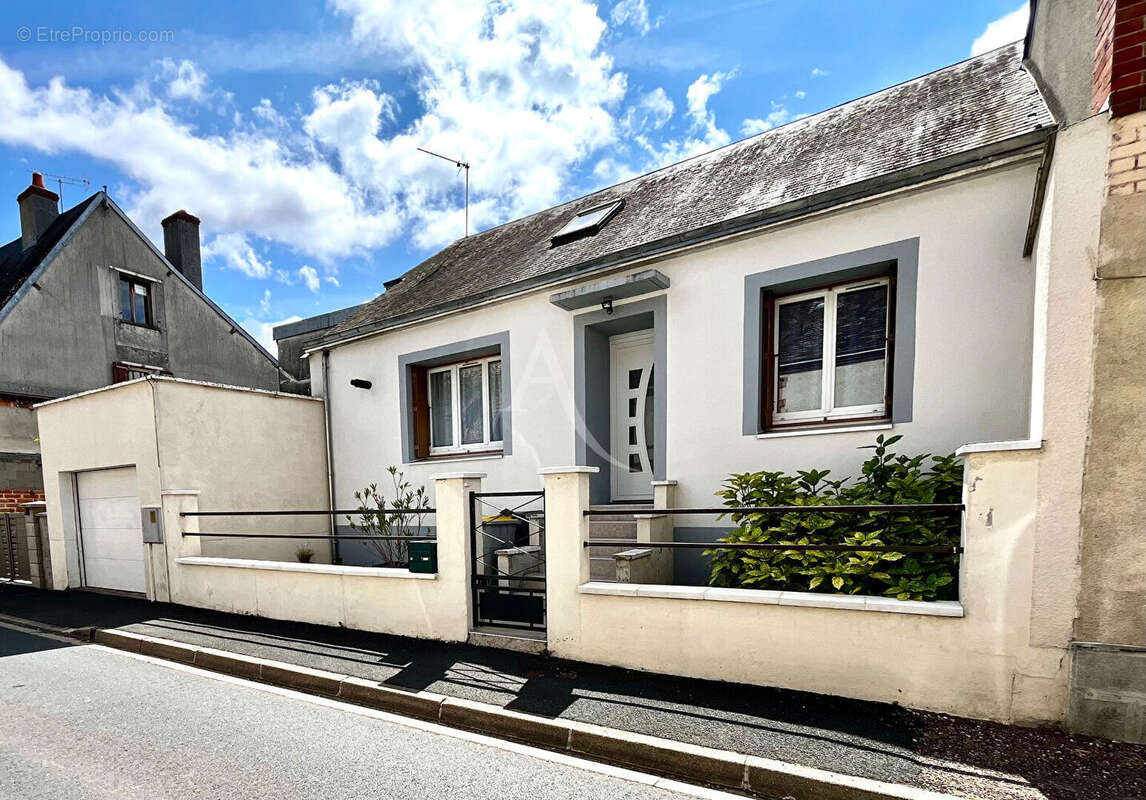 Maison à COURTALAIN