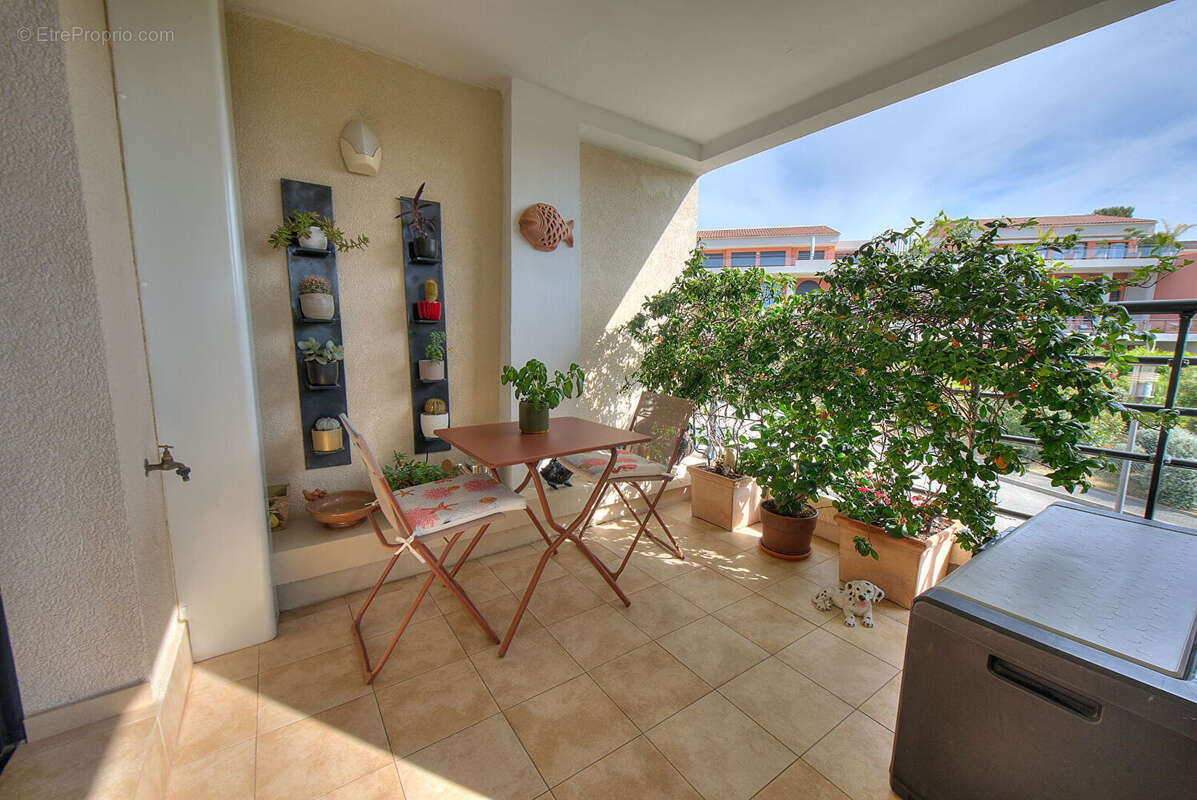 Appartement 3 pieces 84 m2 piscine commerces saint-raphael - photo 2