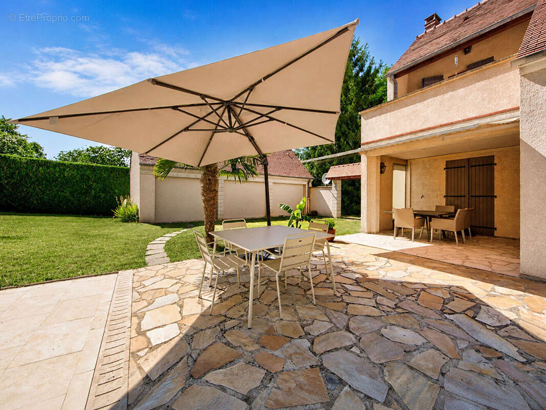 Maison Vétheuil -  9 pièce(s) 190 m2 - Sous -sol - Piscine - photo 3