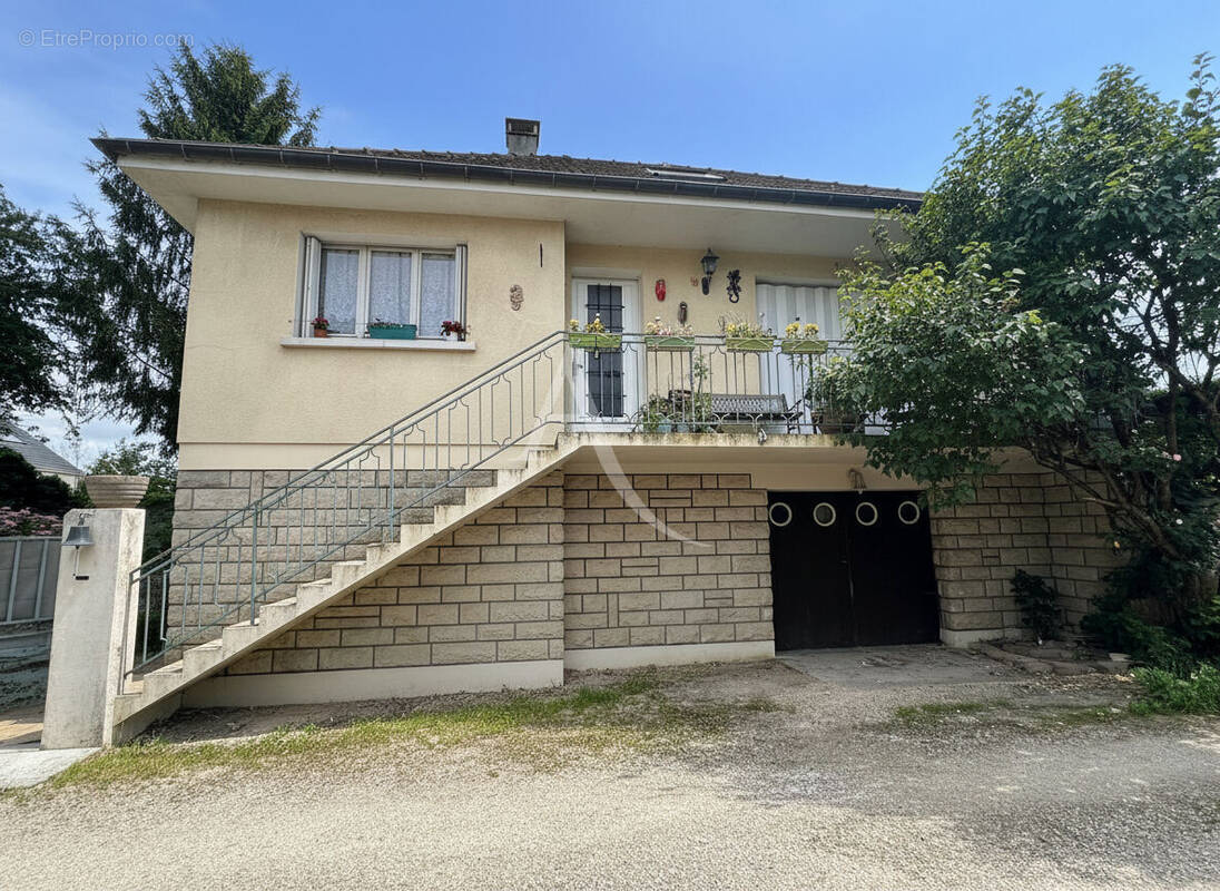 Maison à SERRIS