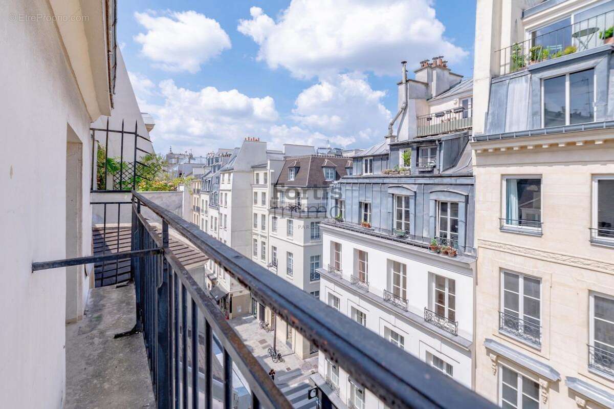 Appartement à PARIS-1E