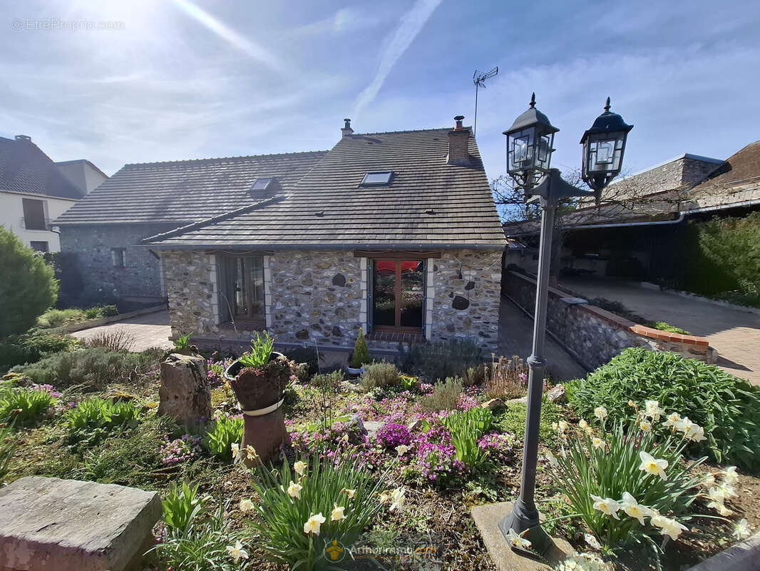 Maison à COULOMMIERS