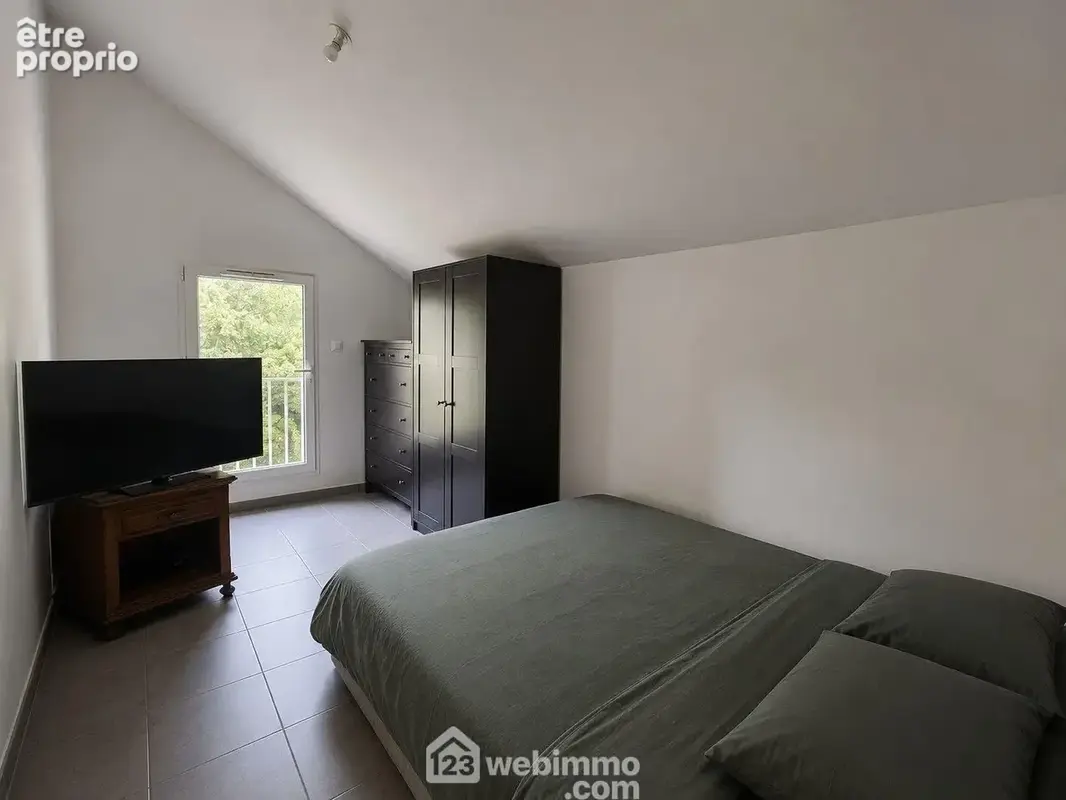 Une chambre de 11,25 m² lumineuse.
