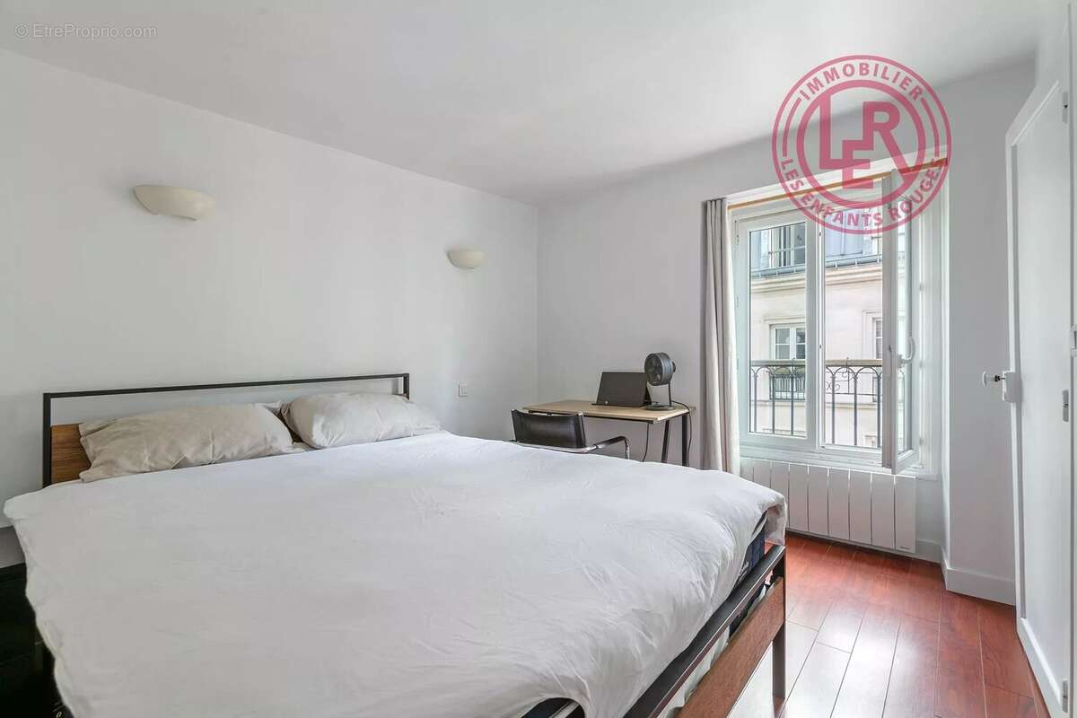 Appartement à PARIS-2E