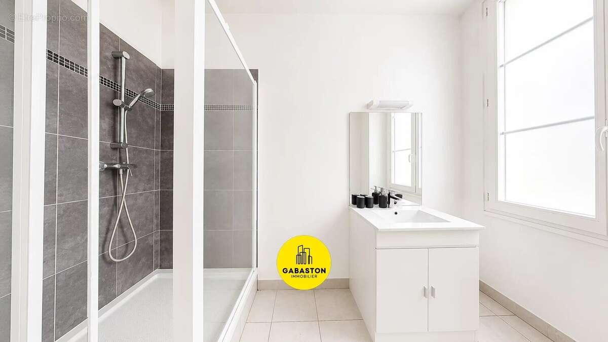 Appartement 76 m² à Marseille-2e  - photo 6