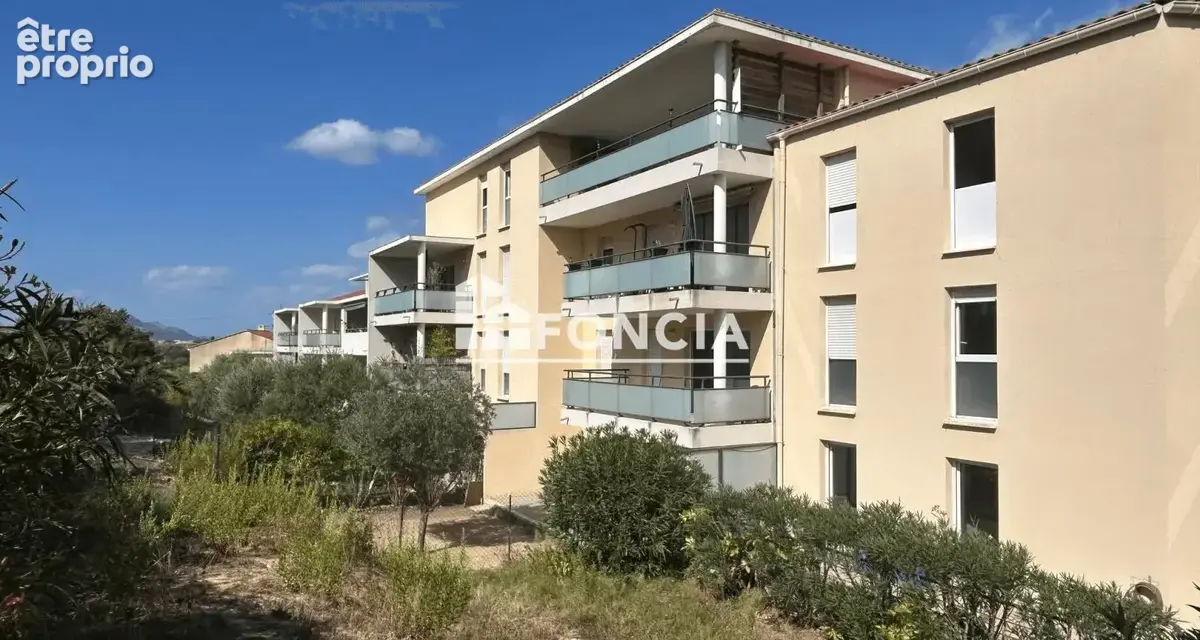 Frejus, appartement 3 pieces en rez de jardin, garage et parking - photo 12
