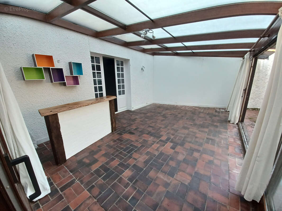 Maison ancienne indépendante, 123m2 hab, T7 avec terrain d'env 2758m2. - photo 17