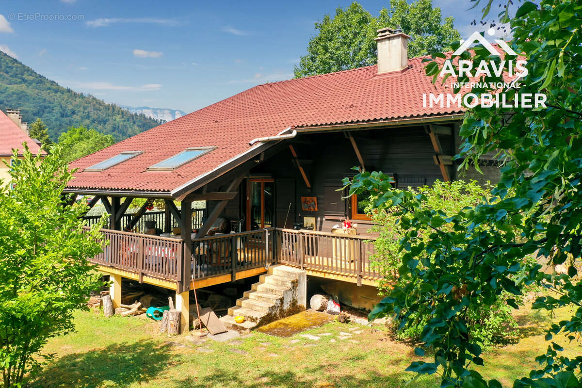 Chalet de caractère sur les hauteurs de Faverges - photo 3