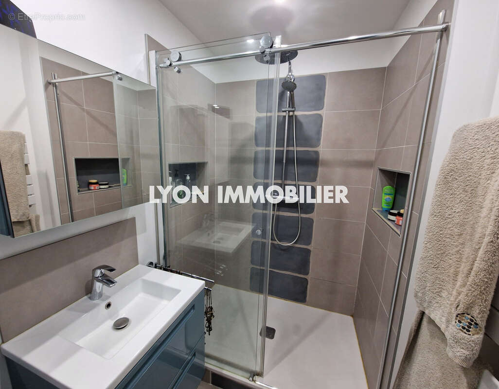 Appartement à LYON-8E
