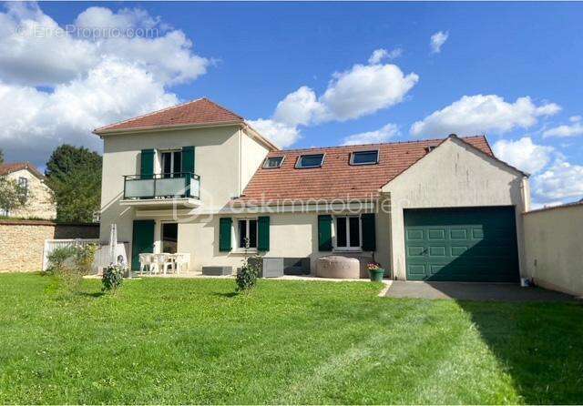 TOURNAN-EN-BRIE Maison contemporaine de 205 m² F8- 6 Chambres - Terrain paysagé de 4746 m² - photo 23