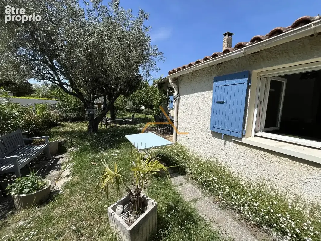 VILLA 150m² - photo 2
